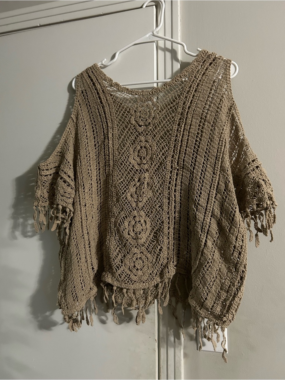 Cato Taupe Crochet Off-Shoulder Fringe Sweater